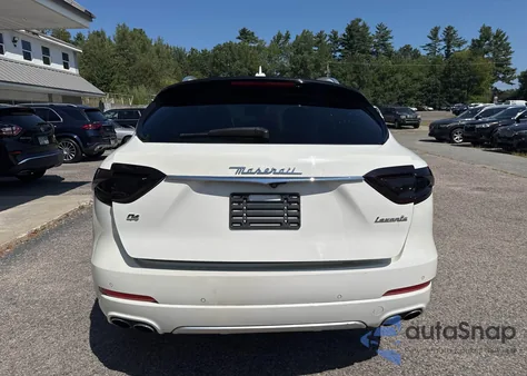 2017 Maserati Levante z USA, uszkodzony, nr VIN ZN661XUL7HX256500
